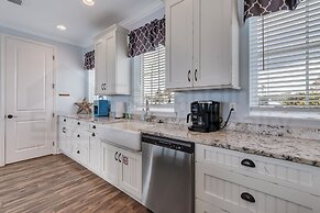 Magnificent Modern Beach House with Ocean View from All Rooms by RedAw