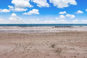 Magnificent Modern Beach House with Ocean View from All Rooms by RedAw