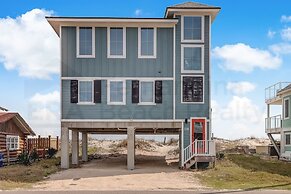 Magnificent Modern Beach House with Ocean View from All Rooms by RedAw