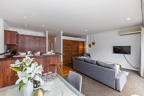 Premium 1BR Apartment at Princes Wharf