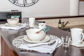 Premium 1BR Apartment at Princes Wharf