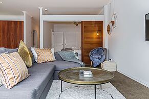 Premium 1BR Apartment at Princes Wharf