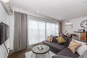 Premium 1BR Apartment at Princes Wharf