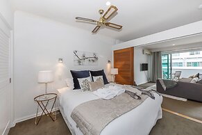 Premium 1BR Apartment at Princes Wharf