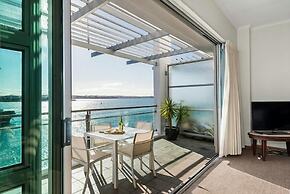 1BR Princes Wharf Seaview Apartment