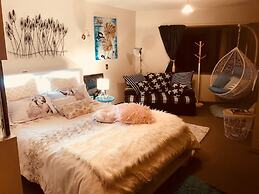 Breakfast at Tiffany's B&B