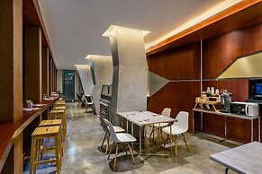 Hotel VELA be Bangkok Ratchathewi