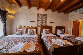 Safran Cave Hotel