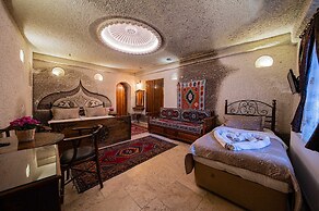 Safran Cave Hotel
