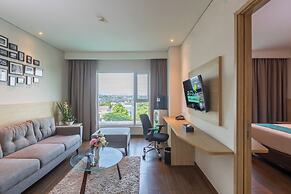 Hotel AYOLA Lippo Cikarang