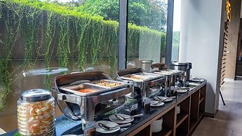 Hotel AYOLA Lippo Cikarang