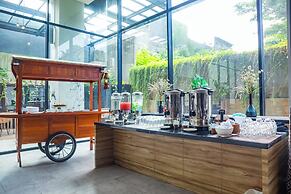 Hotel AYOLA Lippo Cikarang