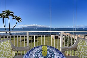 Lahaina Roads #204 1 Bedroom Condo by RedAwning