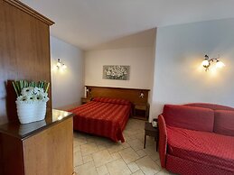 Village Hotel Lucia