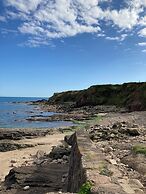 Hookless Holiday Homes