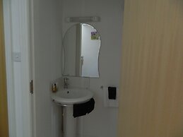 Hookless Holiday Homes