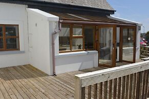 Hookless Holiday Homes