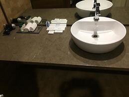 Hotel 3 Leaves Kolhapur