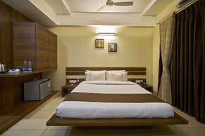 Hotel 3 Leaves Kolhapur