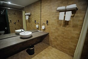 Hotel 3 Leaves Kolhapur