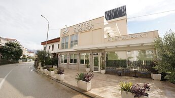 Splendido Bay Hotel 4*