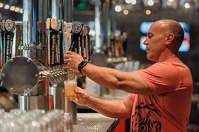 OUTRIGGER Waikiki Beachcomber Hotel