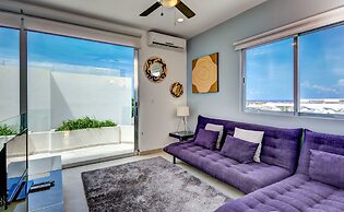 Penthouse Skyline 2BR 2BathR & Balconies