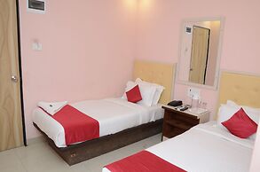 Hotel Sai Leela Grand