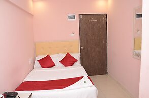 Hotel Sai Leela Grand