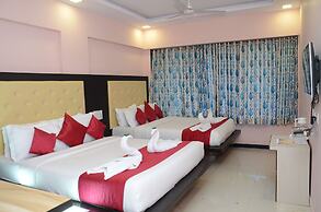 Hotel Sai Leela Grand