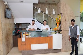 Hotel Sai Leela Grand