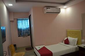 Hotel Sai Leela Grand