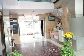 Hotel Sai Leela Grand