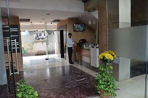 Hotel Sai Leela Grand