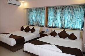 Hotel Sai Leela Grand