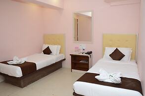 Hotel Sai Leela Grand