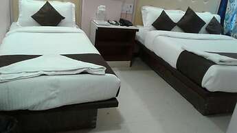 Hotel Sai Leela Grand