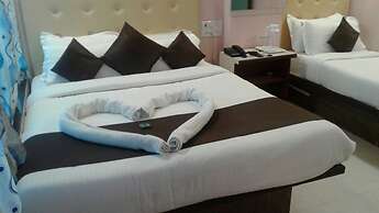 Hotel Sai Leela Grand