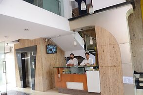 Hotel Sai Leela Grand