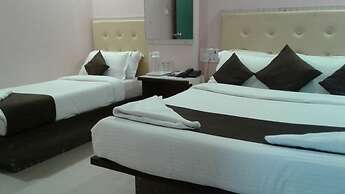 Hotel Sai Leela Grand