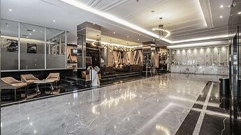 Golden Tulip Essential Makassar