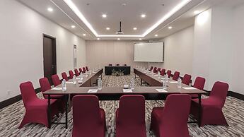 Golden Tulip Essential Makassar