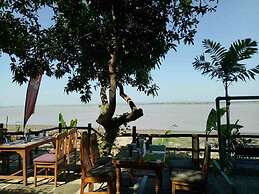 Salay River View Inn