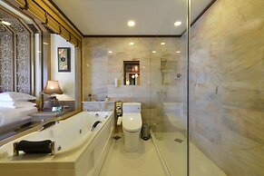 Peak Nimman Prestige Hotel