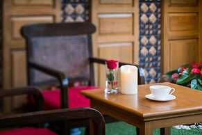 Peak Nimman Prestige Hotel