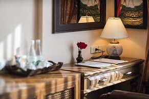 Peak Nimman Prestige Hotel