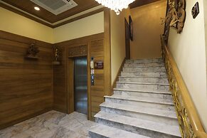 Peak Nimman Prestige Hotel