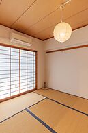 Universal Bay Condominium