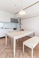 Universal Bay Condominium