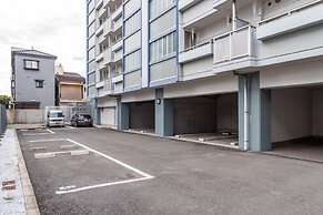 Universal Bay Condominium